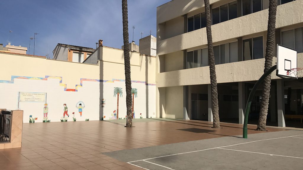 Instalaciones del centro en imágenes: Recorrido por el Colegio María ...