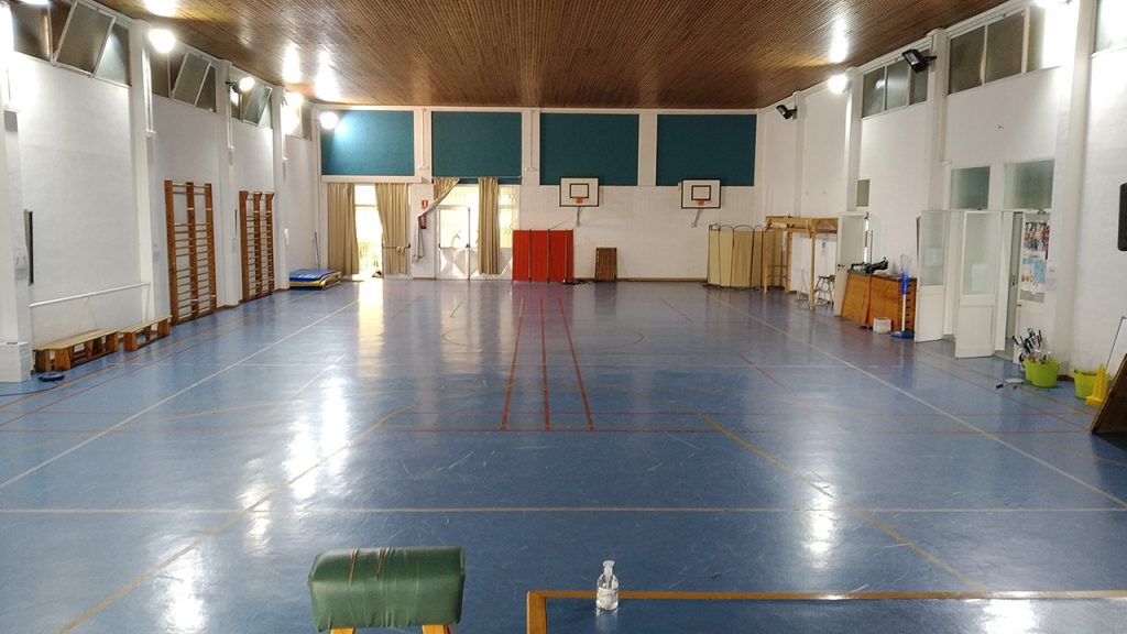 Instalaciones del centro en imágenes: Recorrido por el Colegio María ...